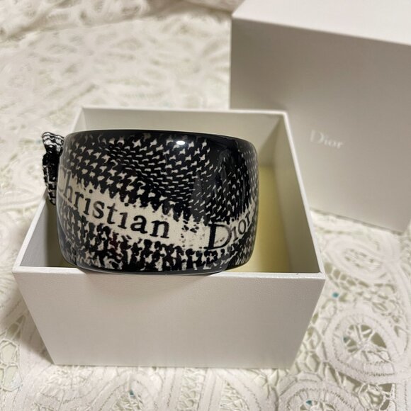 Authentic DIOR Vintage Houndstooth Resin Bangle Bracelet with Box - Picture 10 of 15